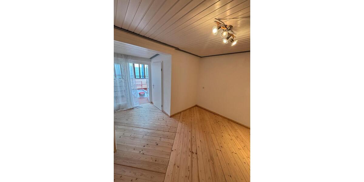 Etagenwohnung Fußgönheim - 2.5 Zimmer, 91 m&sup2;, 1.420&euro; | Angebot:25614873