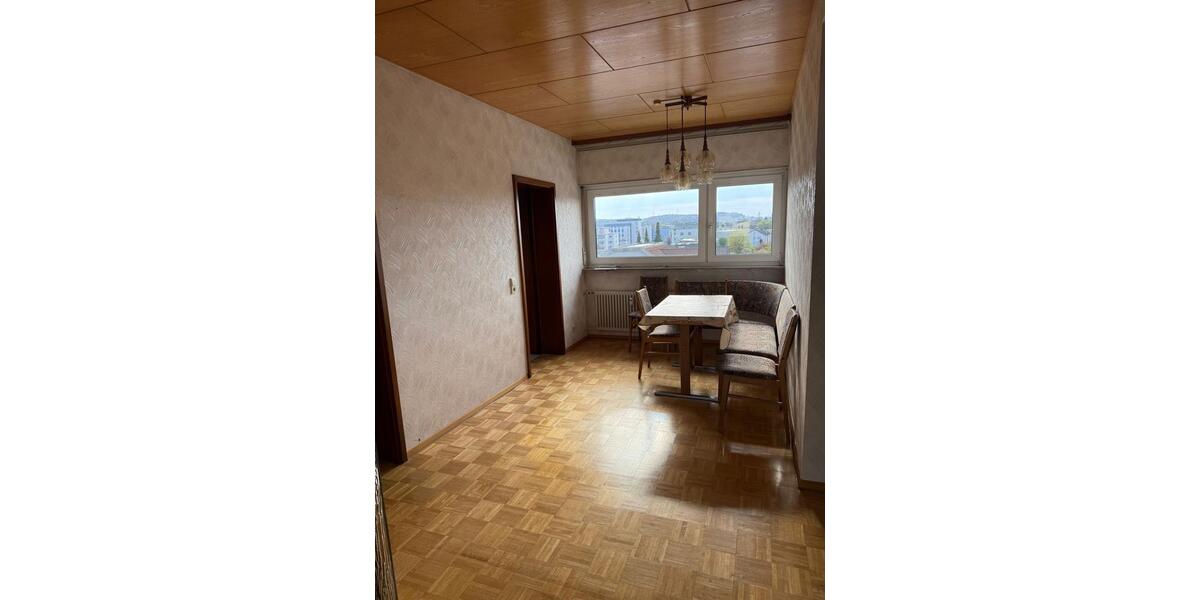 Etagenwohnung Weil der Stadt - 4.5 Zimmer, 108 m&sup2;, 1.700&euro; | Angebot:26581345