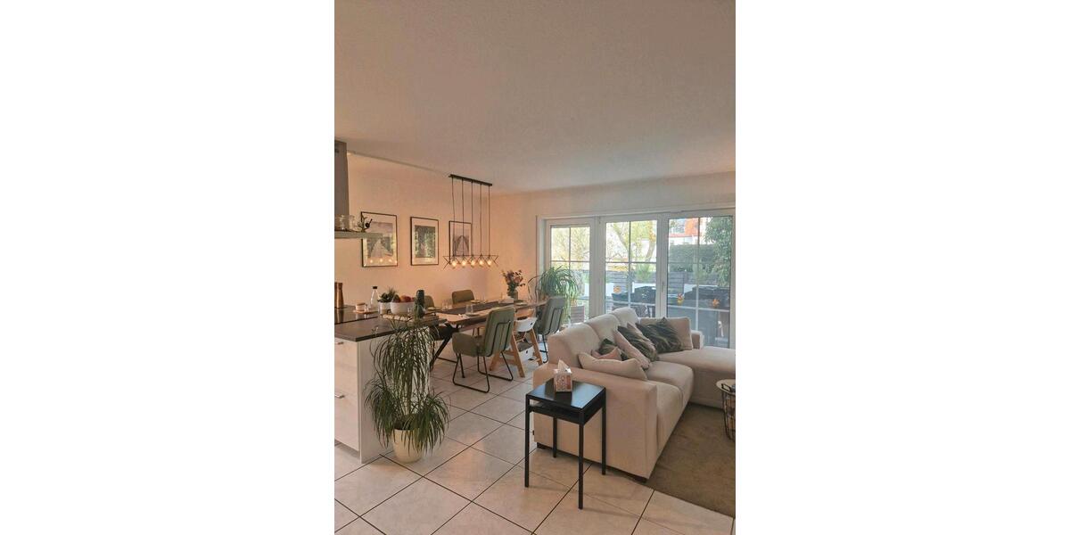 Hochparterre Steinbach (Taunus) - 3 Zimmer, 81 m&sup2;, 1.450&euro; | Angebot:26044444