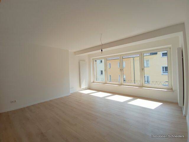 DU-Rheinhausen, Hans-Böckler-Straße 4 - Frisch sanierte 3 Zimmer-Wohnung mit Balkon gerne zeitnah zu mieten !!