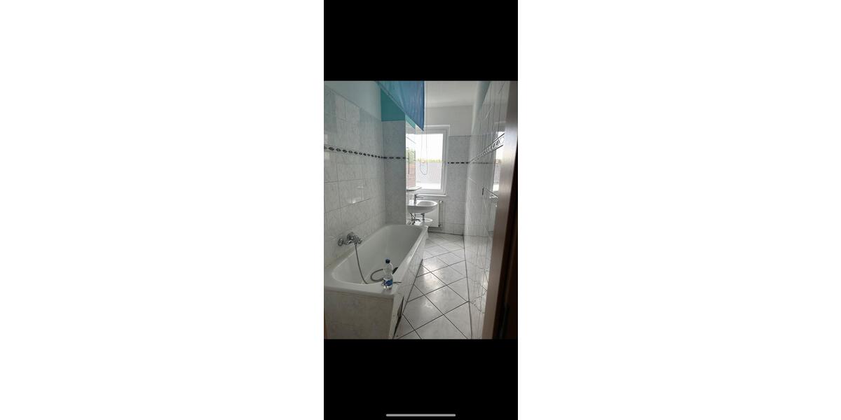 Etagenwohnung Schönhausen (Elbe) - 4 Zimmer, 72 m&sup2;, 350&euro; | Angebot:25383801