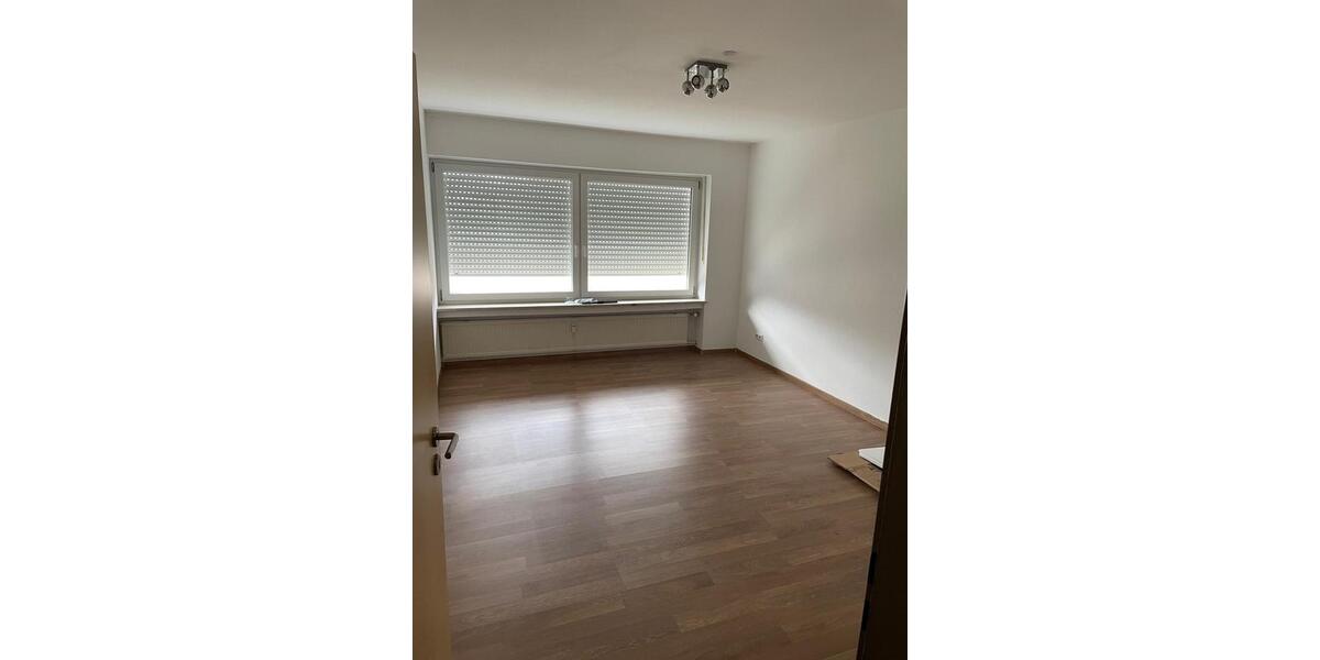*Straubing* 4 Zimmer Wohnung mit Garage und Süd-West Balkon 4 zimmer