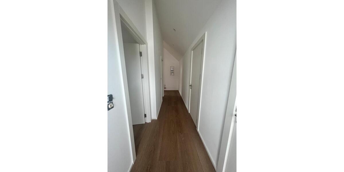 Dachgeschoßwohnung Lichtenwald - 3.5 Zimmer, 90 m&sup2;, 1.295&euro; | Angebot:24514651