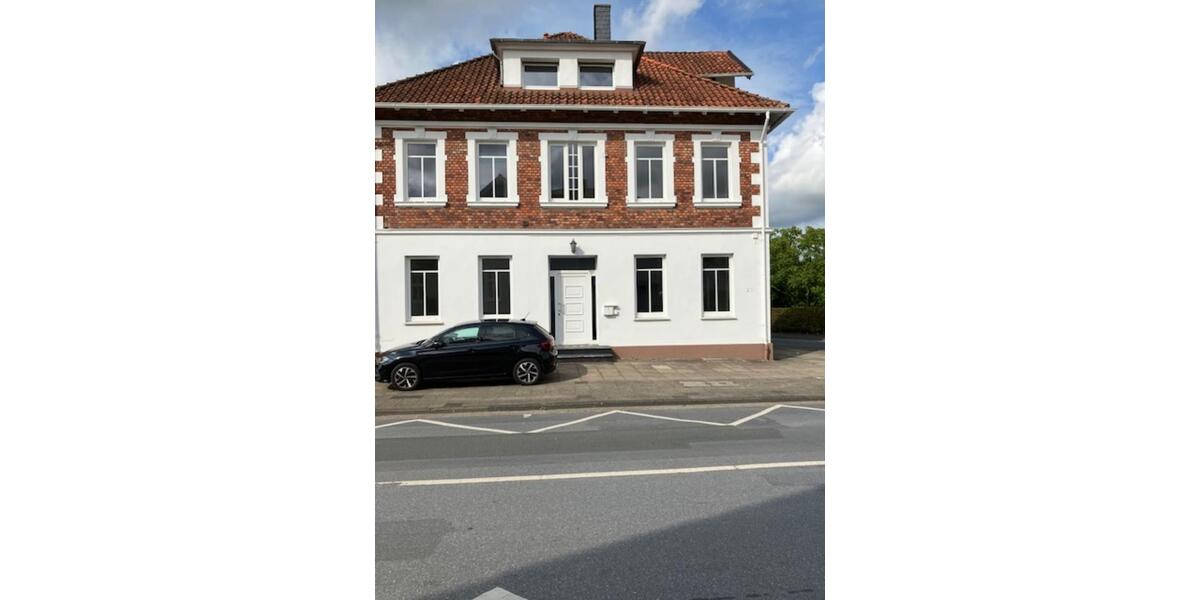 Schöne renovierte Altbauwohnung zentral gelegen in Halle 3 zimmer