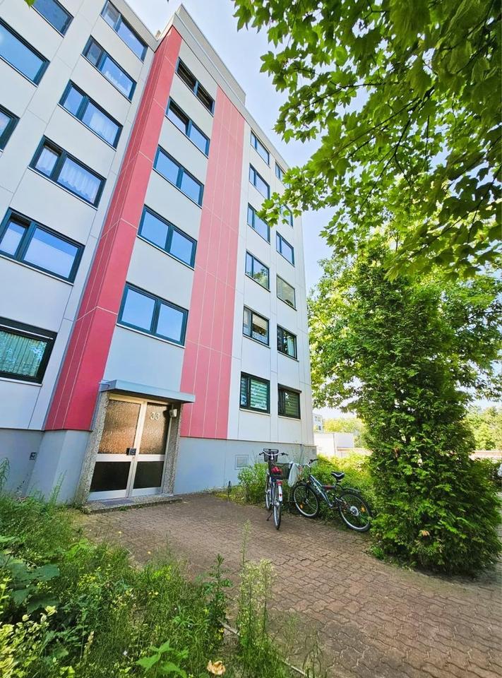 Helle, renovierte 3-Zi.-Wohnung mit Balkon im Altwarmbüchen 3 zimmer