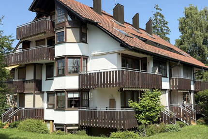 Charmante und möblierte 2,5 Zimmer Wohnung mit Balkon- nur wenige Meter zum See