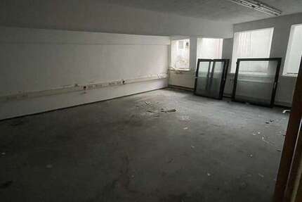 Halle in Ludwigshafen 200 €