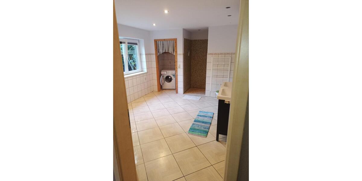 Wohnen auf Zeit Broderstorf - 4 Zimmer, 130 m&sup2;, 25&euro; | Angebot:23784932