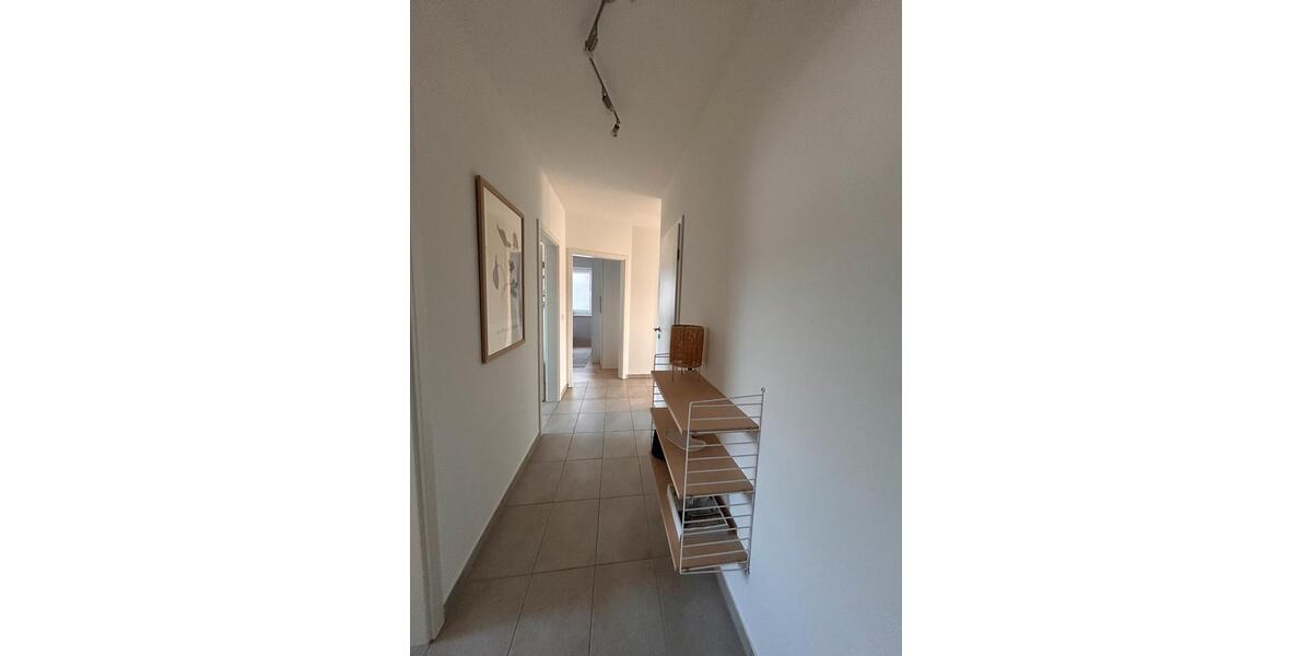 Dachgeschoßwohnung Rühen - 3 Zimmer, 70 m&sup2;, 645&euro; | Angebot:26020770
