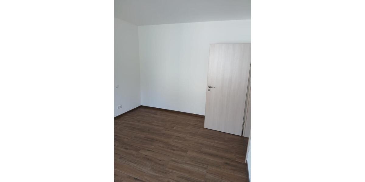 Etagenwohnung Ravenstein - 3 Zimmer, 90 m&sup2;, 1.200&euro; | Angebot:26490482
