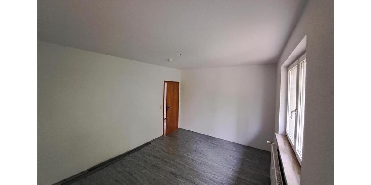 Etagenwohnung Alsleben (Saale) - 3 Zimmer, 83 m&sup2;, 415&euro; | Angebot:23407773