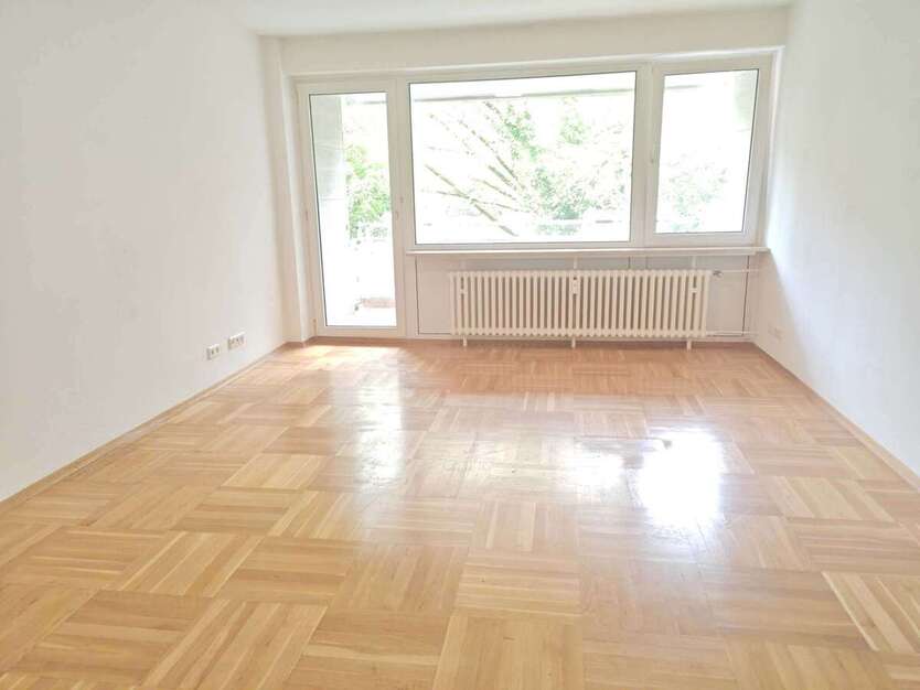 Wohnung zum Mieten in FRANKFURT 1.350 € 90 m² 3 zimmer