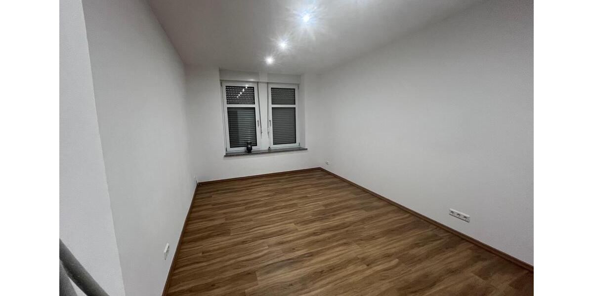 Erdgeschoßwohnung Neunkirchen Heinitz - 3 Zimmer, 102 m&sup2;, 950&euro; | Angebot:24385414