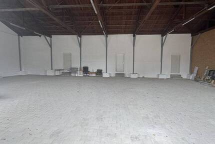 Lager-Halle in Würzburg-Zellerau zimmer