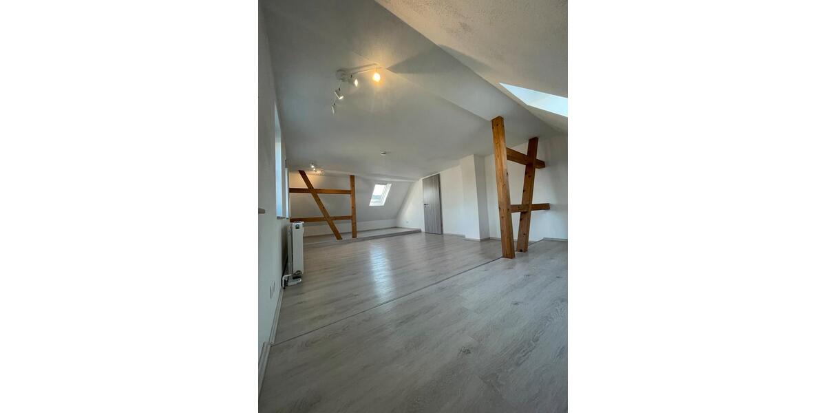 Dachgeschoßwohnung Coburg - 2 Zimmer, 70 m&sup2;, 630&euro; | Angebot:26579851