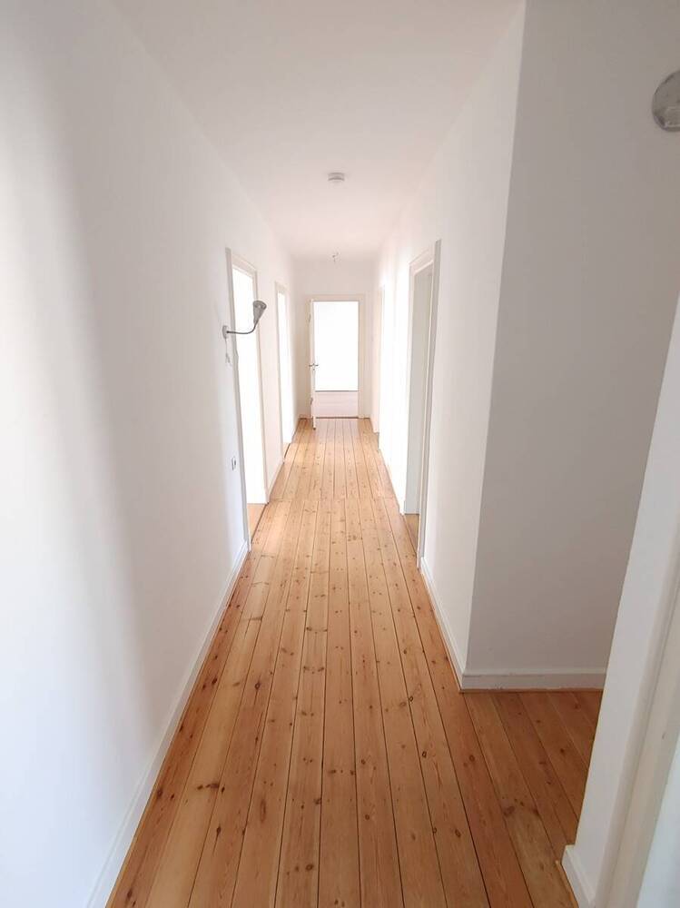 Nähe Stadtpark: Ruhige 4-Zimmer-Wohnung mit Süd-West-Loggia in 23568 Lübeck-St.Gertrud, Lutherstr.
