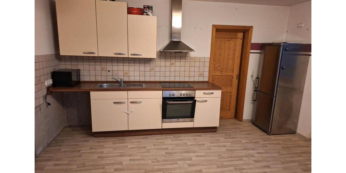 Erdgeschoßwohnung Kröning - 5 Zimmer, 90 m&sup2;, 300&euro; | Angebot:24445502