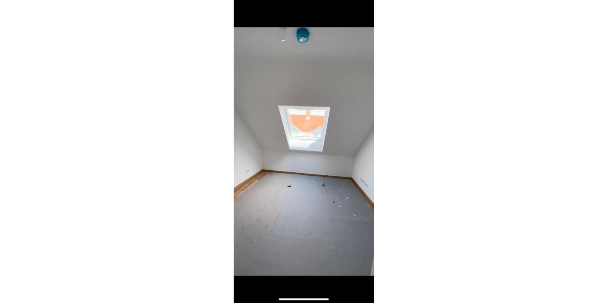 Dachgeschoßwohnung Dresden Schönfeld-Weißig - 5 Zimmer, 128 m&sup2;, 1.900&euro; | Angebot:25042196