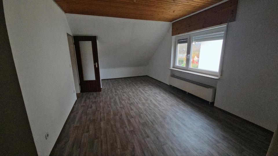 Dachgeschoßwohnung Niederzissen - 5 Zimmer, 136 m&sup2;, 1.150&euro; | Angebot:25876511
