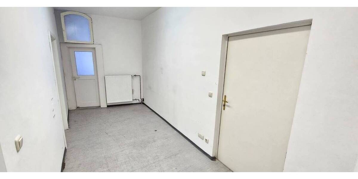 Gewerbeobjekt Amberg - 5 Zimmer, 274 m&sup2;, 3.700&euro; | Angebot:25665004