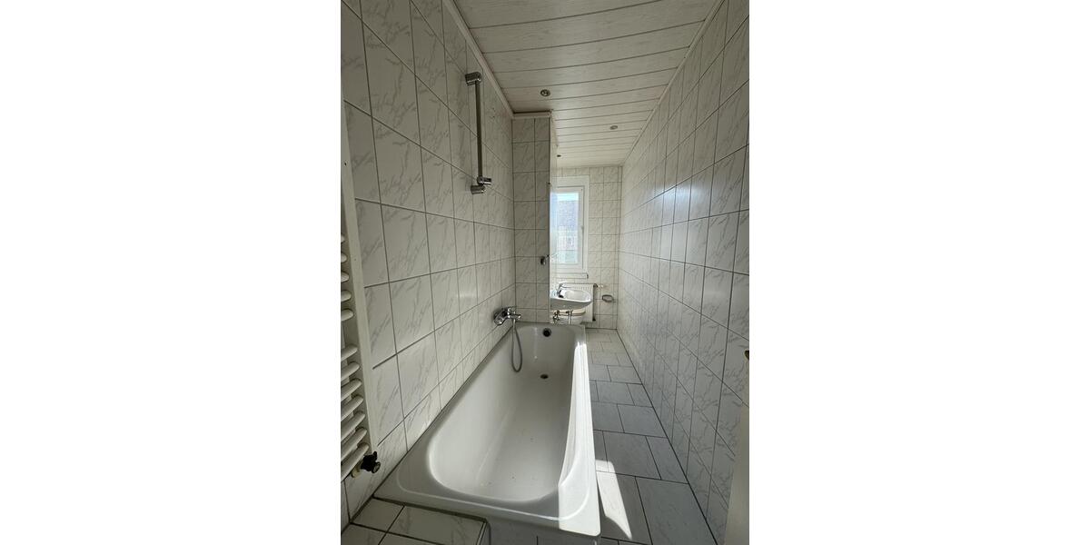 Etagenwohnung Nienburg (Saale) - 3 Zimmer, 57 m&sup2;, 330&euro; | Angebot:26251281