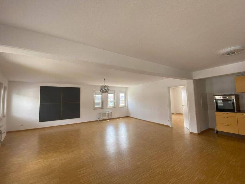 Helle zentral gelegene 2.5-Zimmer Wohnung in Grenzach mit Balkon