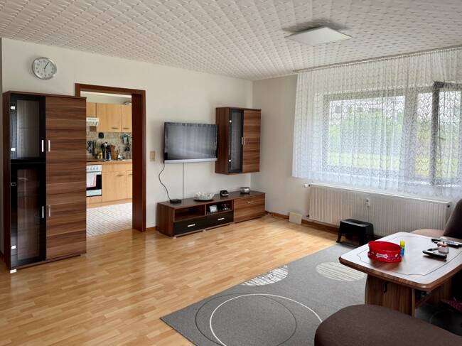 Helle 2-Zimmer-Souterrain-Wohnung --BITTE SCHRIFTLICH ANFRAGEN--