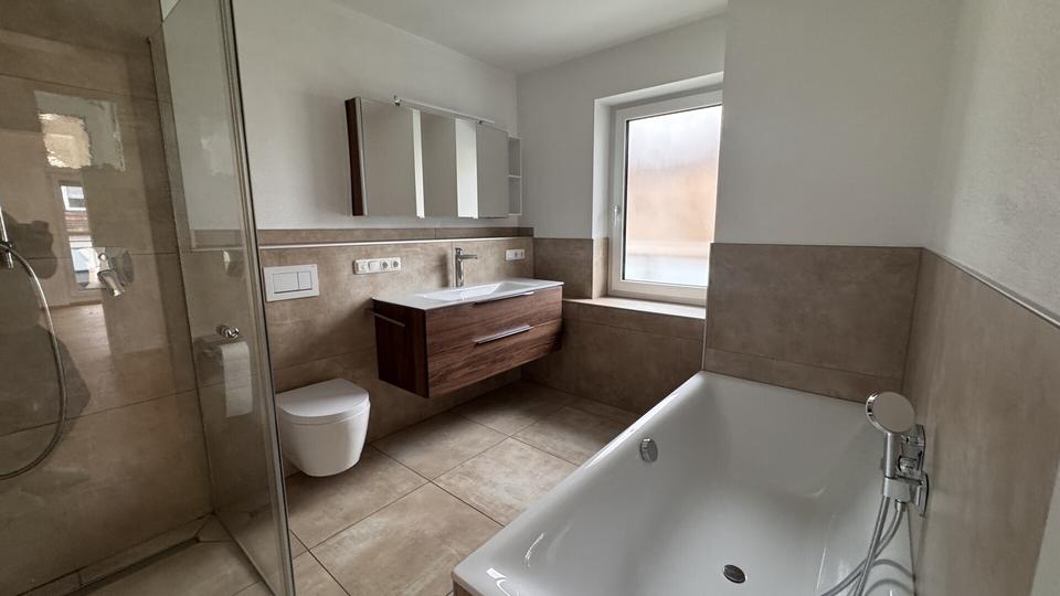 Einfamilienhaus München Am Riesenfeld - 3 Zimmer, 120 m&sup2;, 2.900&euro; | Angebot:25049995