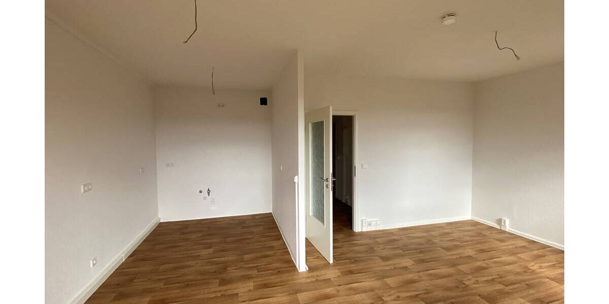 Etagenwohnung Suhl Neundorf - 4 Zimmer, 64 m&sup2;, 400&euro; | Angebot:26393587