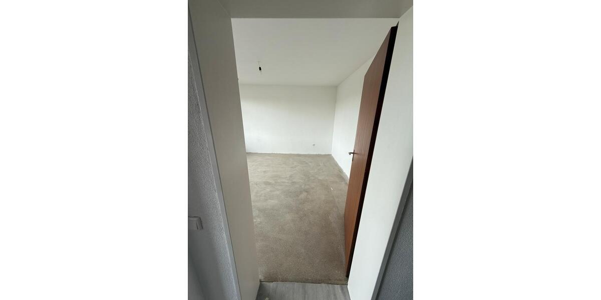 Etagenwohnung Solingen - 3 Zimmer, 76 m&sup2;, 750&euro; | Angebot:26235799