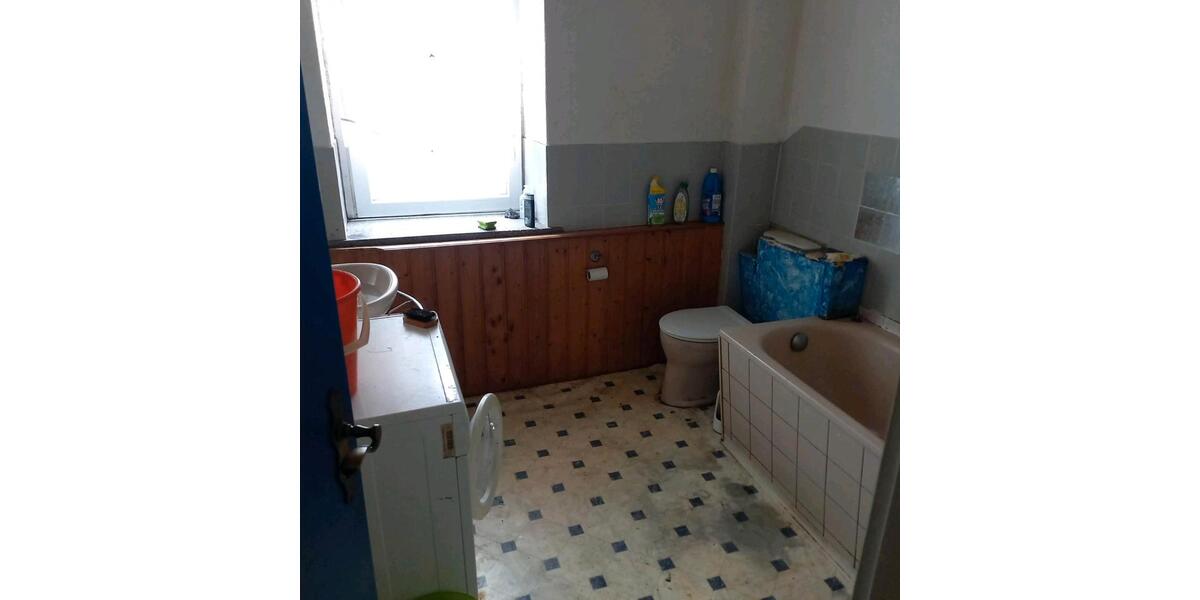 Etagenwohnung Freiberg - 1 Zimmer, 86 m&sup2;, 220&euro; | Angebot:25068247