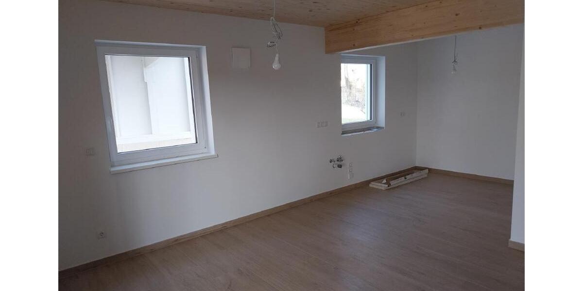 Doppelhaushälfte Geisenhausen - 6 Zimmer, 126 m&sup2;, 1.760&euro; | Angebot:25756178