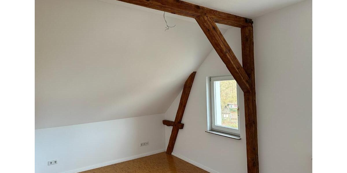 Großzügige 4-Zimmer-Wohnung mit Loft und Holzbalkendecke 4 zimmer