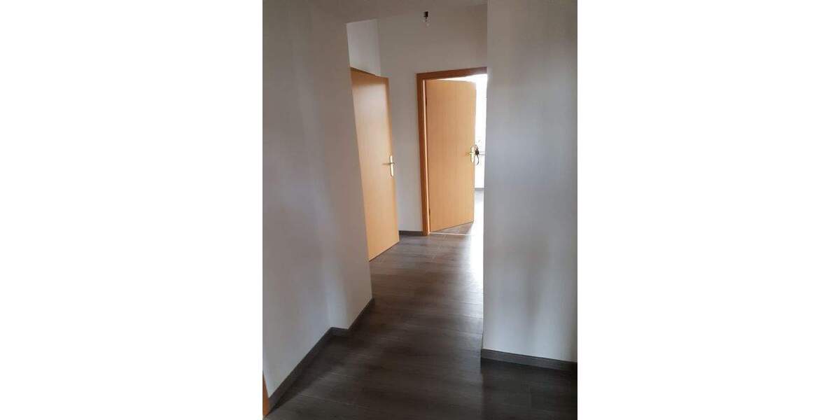 Etagenwohnung Mittweida Rößgen - 3 Zimmer, 67 m&sup2;, 440&euro; | Angebot:24724274