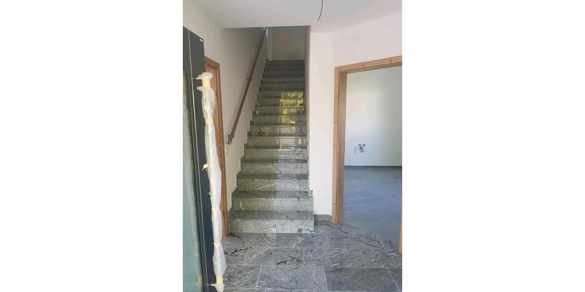 Etagenwohnung Niederwinkling - 4 Zimmer, 110 m&sup2;, 1.350&euro; | Angebot:26427222