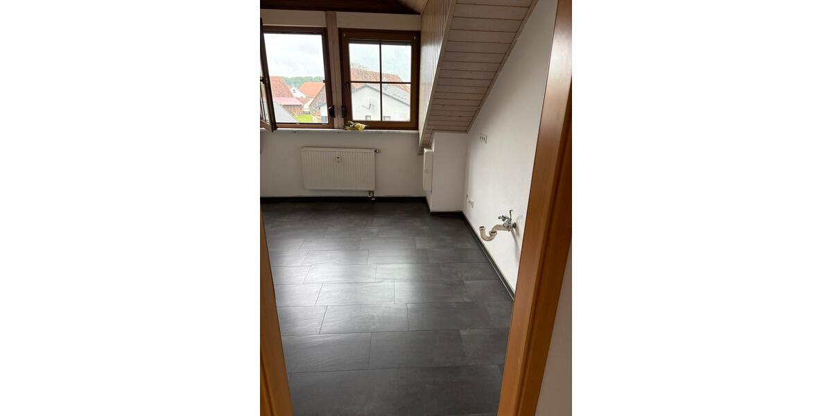 Dachgeschoßwohnung Allersberg Eismannsdorf - 3 Zimmer, 80 m&sup2;, 700&euro; | Angebot:26481230