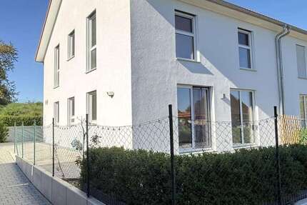 Haus Ellingen - 4 Zimmer, 127 m&sup2;, 1.650&euro; | Angebot:26308302