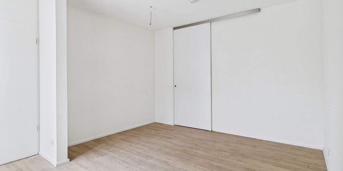Etagenwohnung Sindelfingen Ost - 2 Zimmer, 73 m&sup2;, 1.360&euro; | Angebot:24029476