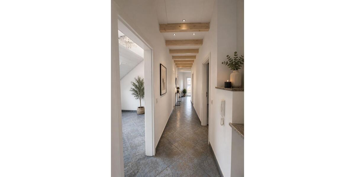 Dachgeschoßwohnung Mammendorf - 5.5 Zimmer, 140 m&sup2;, 1.800&euro; | Angebot:26551221