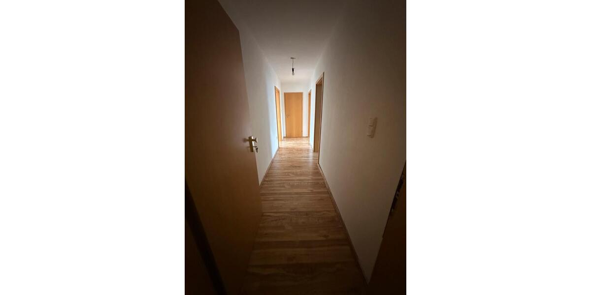 Dachgeschoßwohnung Essen Stadtbezirk V - 2.5 Zimmer, 56 m&sup2;, 400&euro; | Angebot:26636713