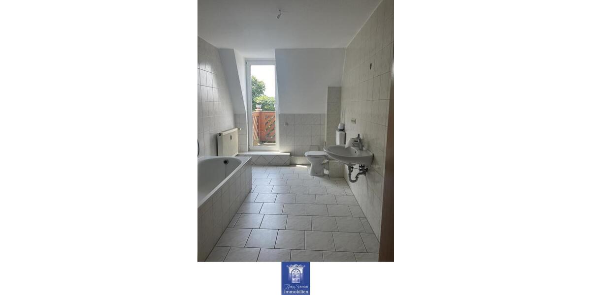 Dachgeschoßwohnung Döbeln - 3 Zimmer, 88 m&sup2;, 481&euro; | Angebot:24901032