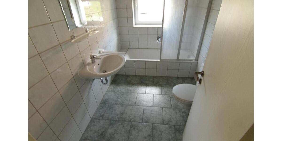 Etagenwohnung Ellwangen (Jagst) - 2 Zimmer, 60 m&sup2;, 590&euro; | Angebot:26568006