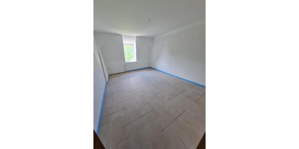 Dachgeschoßwohnung Burgstädt - 3 Zimmer, 85 m&sup2;, 585&euro; | Angebot:26160920
