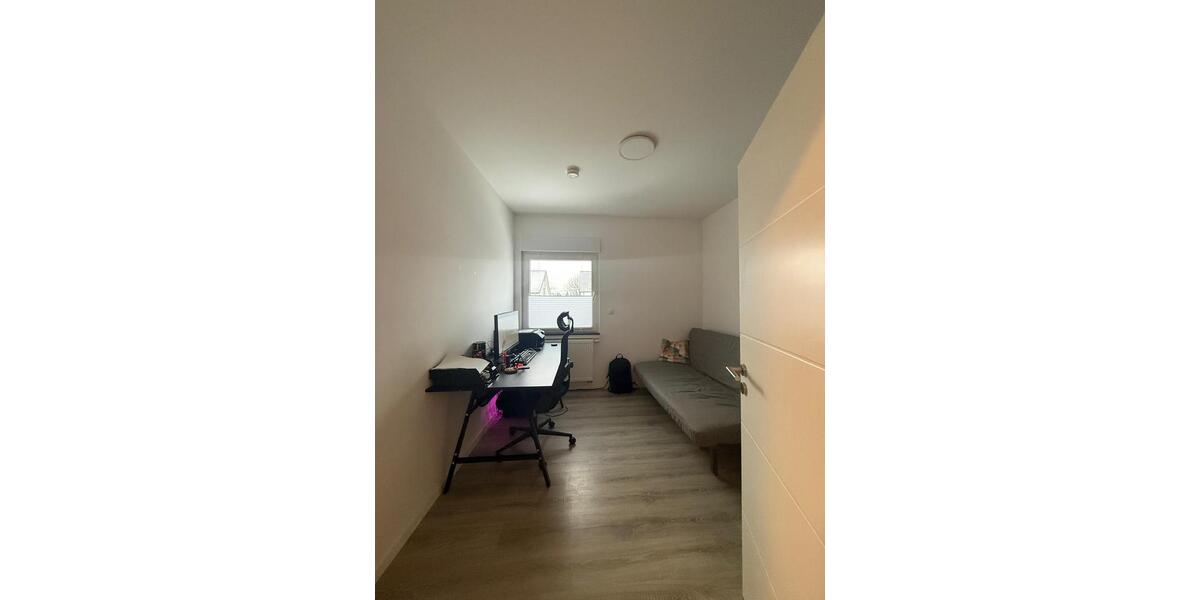 Etagenwohnung Osnabrück Hellern - 4 Zimmer, 105 m&sup2;, 1.250&euro; | Angebot:26287452