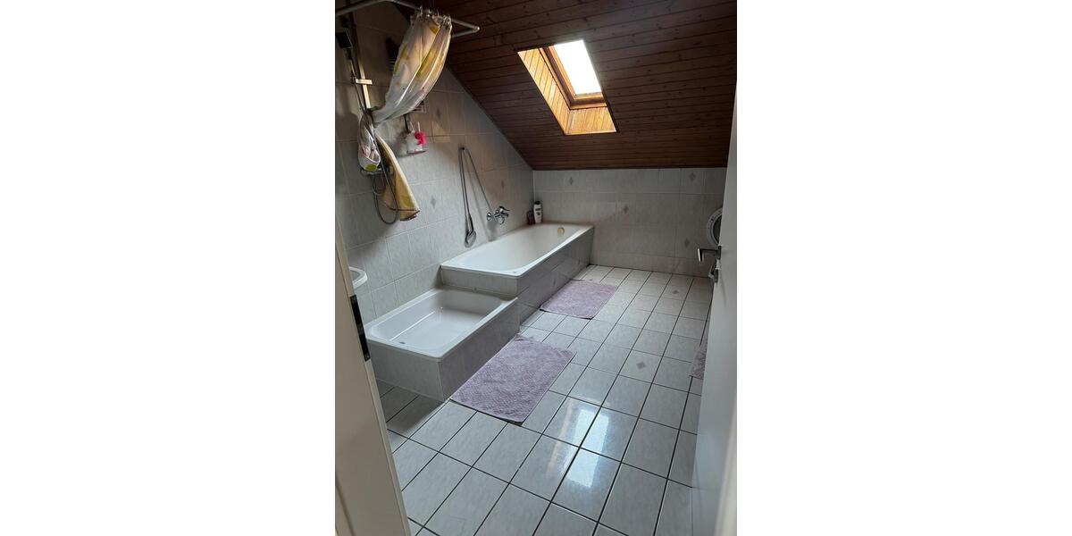 Dachgeschoßwohnung Mauchenheim - 3 Zimmer, 120 m&sup2;, 1.000&euro; | Angebot:26045219