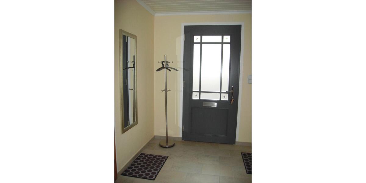 Wohnen auf Zeit Rinteln - 4 Zimmer, 90 m&sup2;, 390&euro; | Angebot:25999043