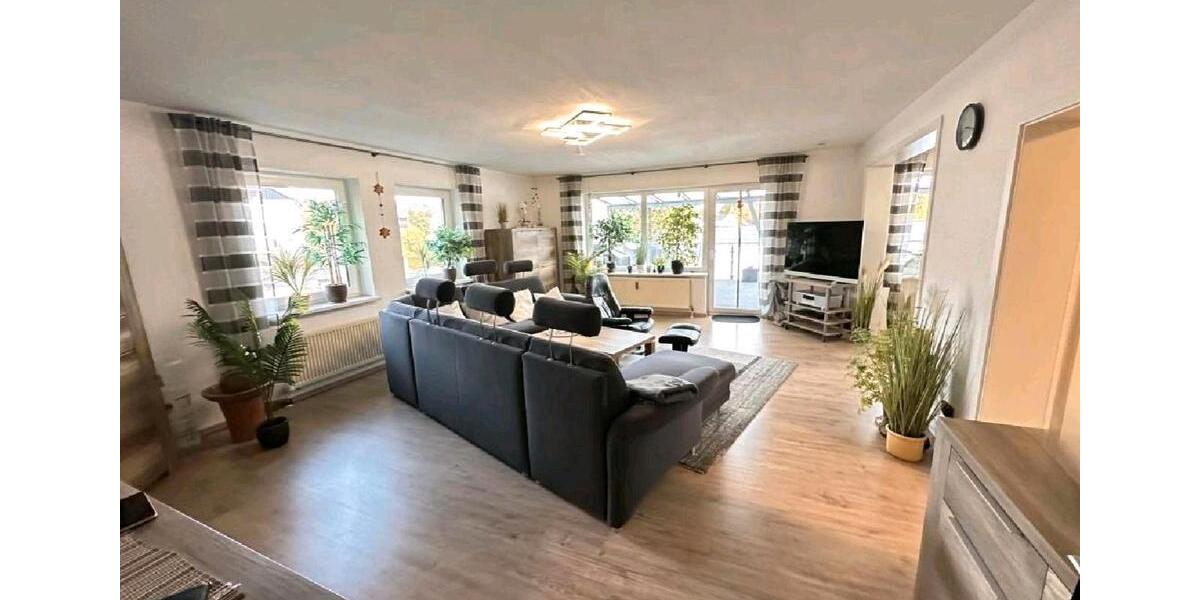 Hochparterre Melsungen - 5 Zimmer, 131 m&sup2;, 1.375&euro; | Angebot:26652217