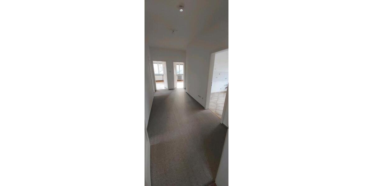 4 Zimmer Wohnung in Saalfeld 104m² 4 zimmer