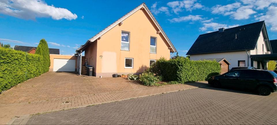 Einfamilienhaus Wolfsburg Detmerode - 7 Zimmer, 200 m&sup2;, 1.990&euro; | Angebot:25372275