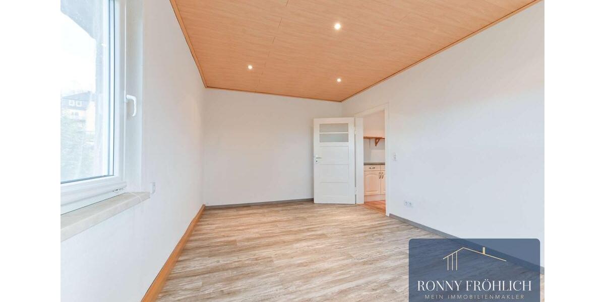 XL 5-Raum-Wohnung in Lauter-Bernsbach mit Einbauküche und viel Platz zu Mieten 5 zimmer